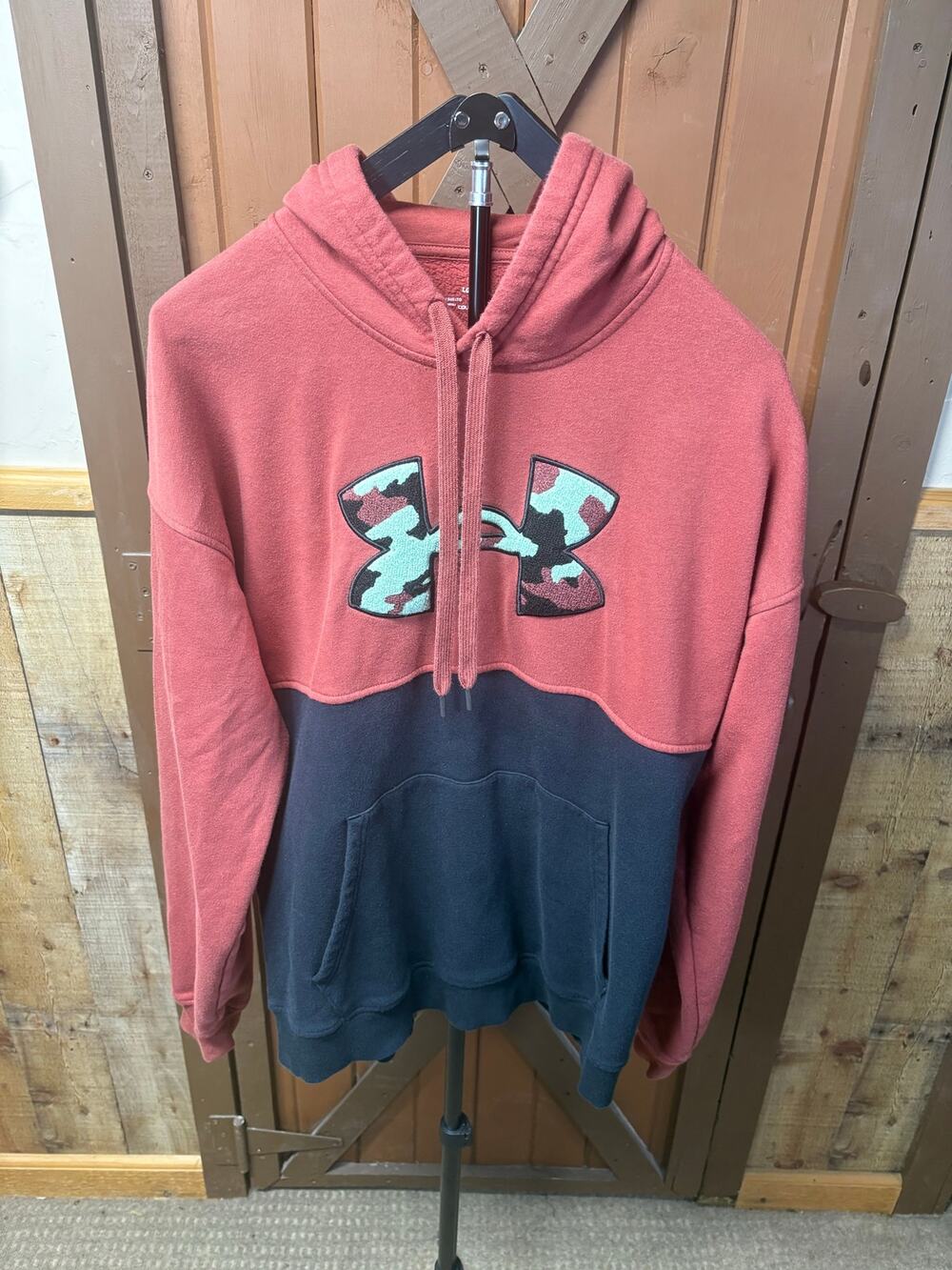 Under Armour Women’s Large Camo Logo Colorblock Pullover Hoodie